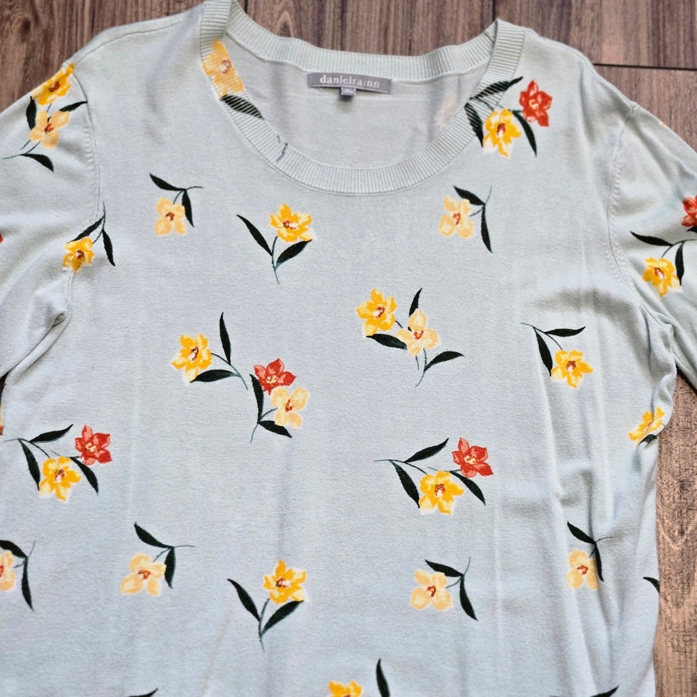 Daniel Rainn Light BlueGreen Floral Print Knit Sweater Top XL Short Sleeve - Picture 2 of 8
